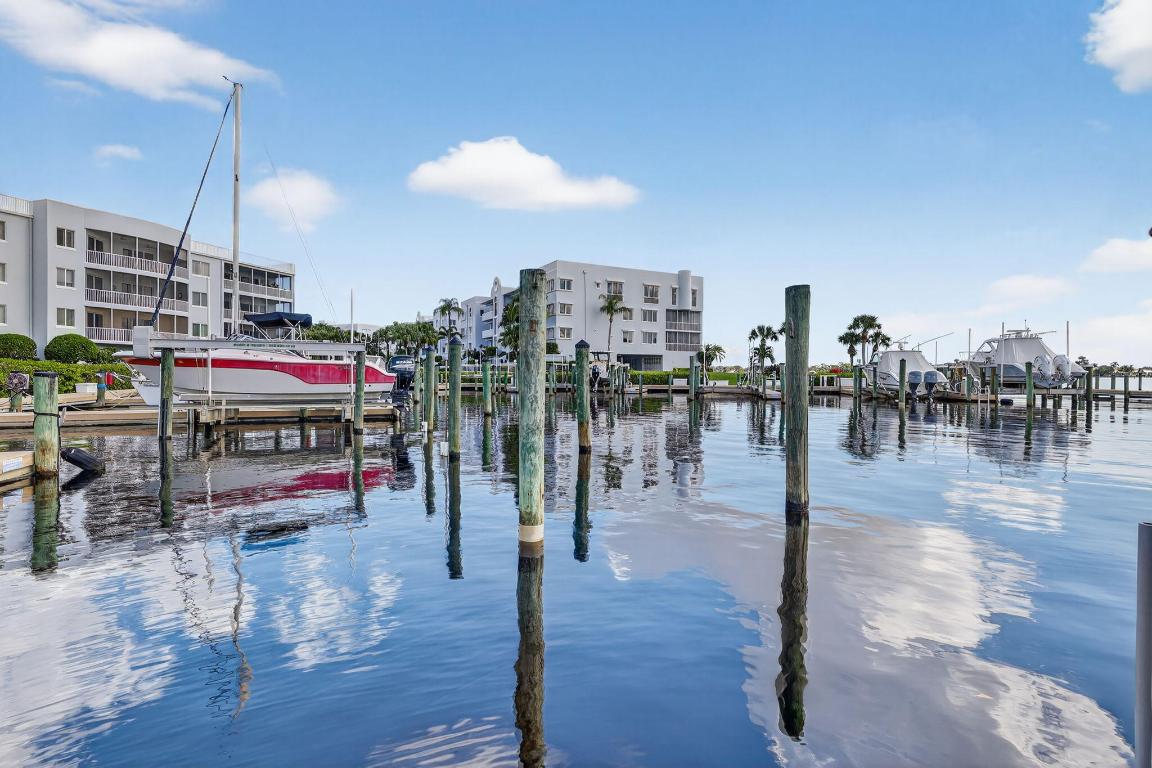 ADMIRALTY CONDO - Residential