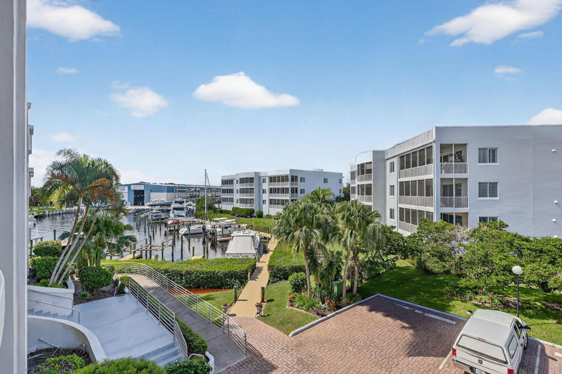 ADMIRALTY CONDO - Residential