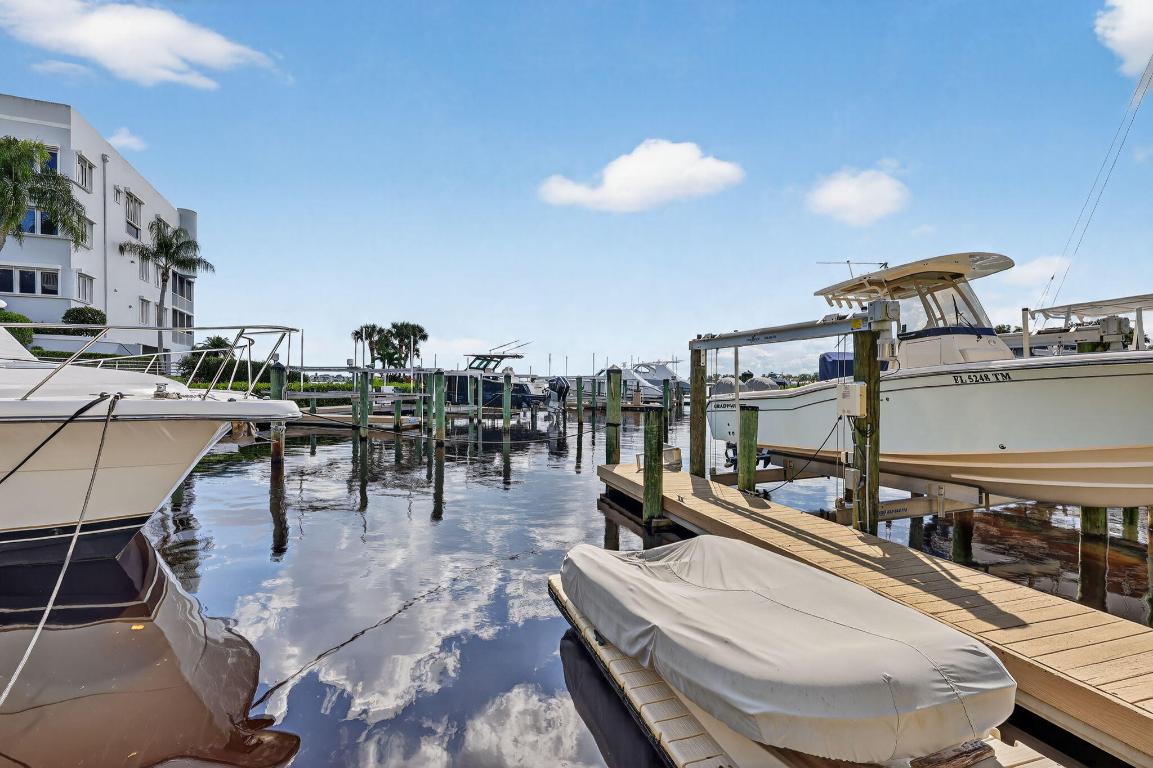 ADMIRALTY CONDO - Residential