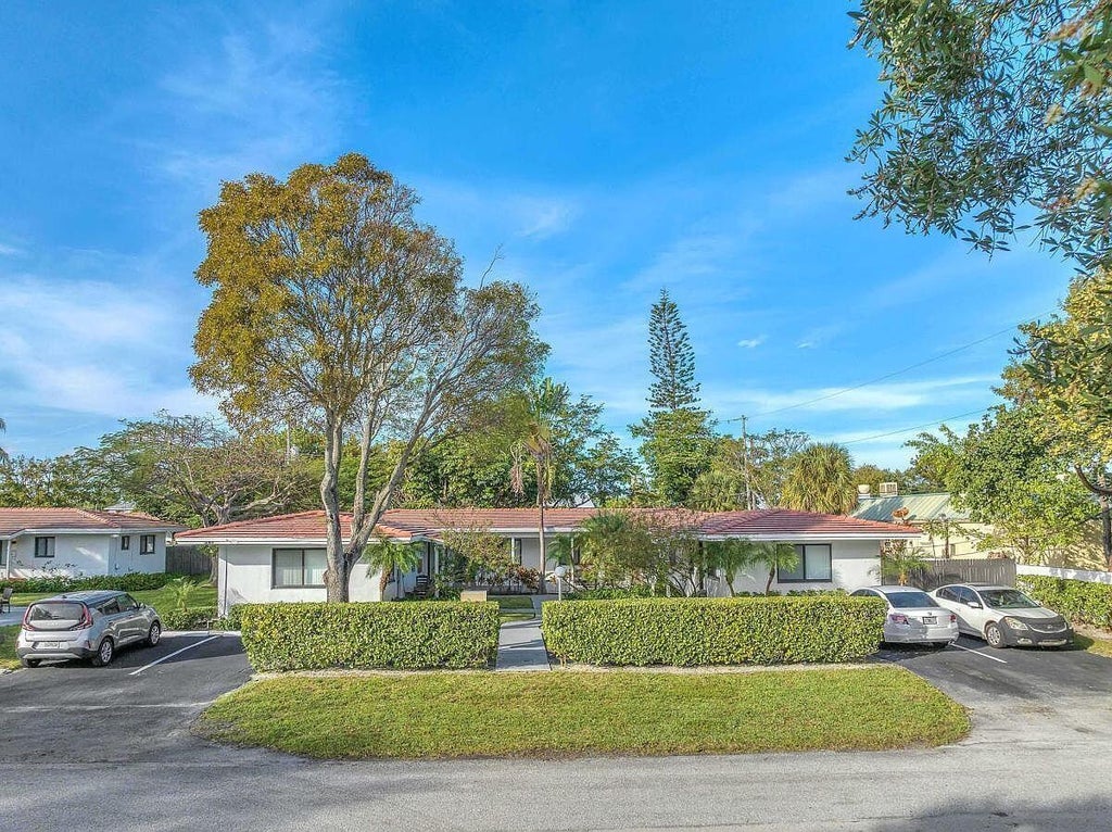 Photo of 541 NE 43RD Street #2, Boca Raton, FL 33431 (MLS # B26076587)