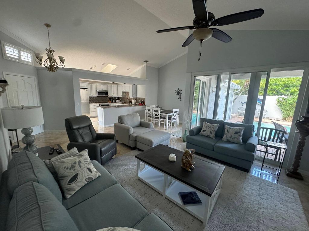 Photo of 14 Brighton Court, Palm Beach Gardens, FL 33418 (MLS # R11041136)