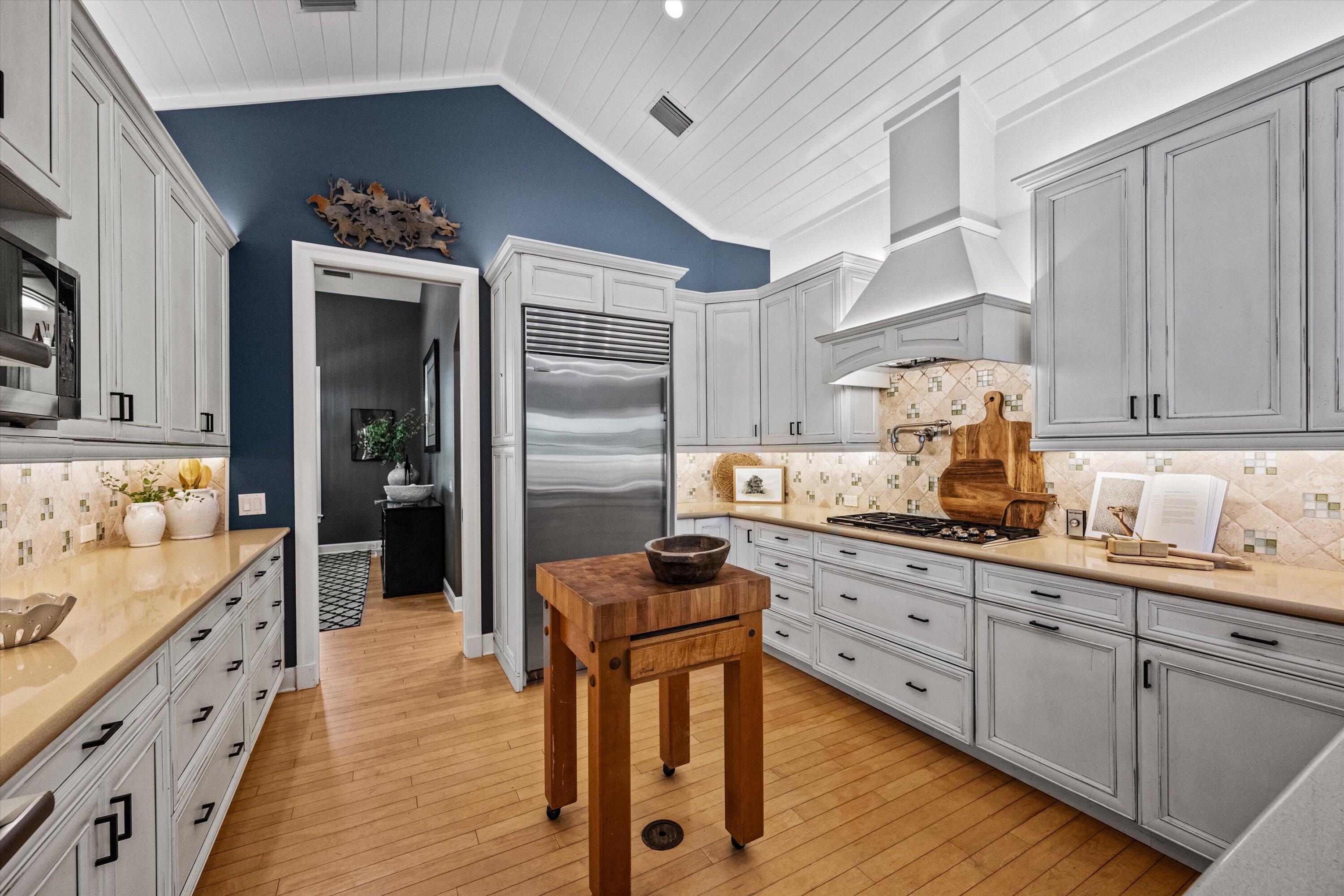 PADDOCK PARK 2 OF WELLINGTON - Residential