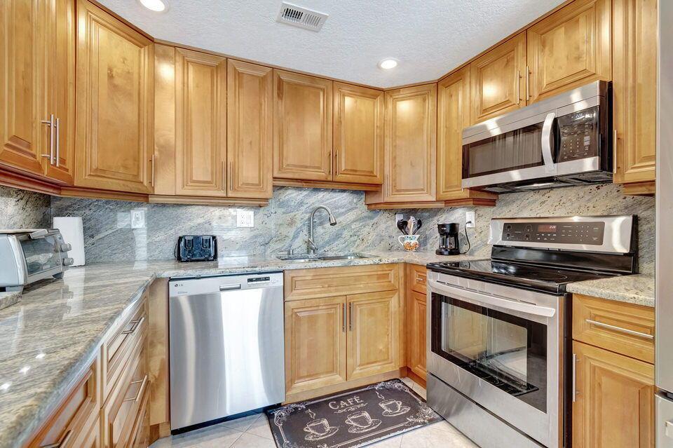 3054 Rexford C