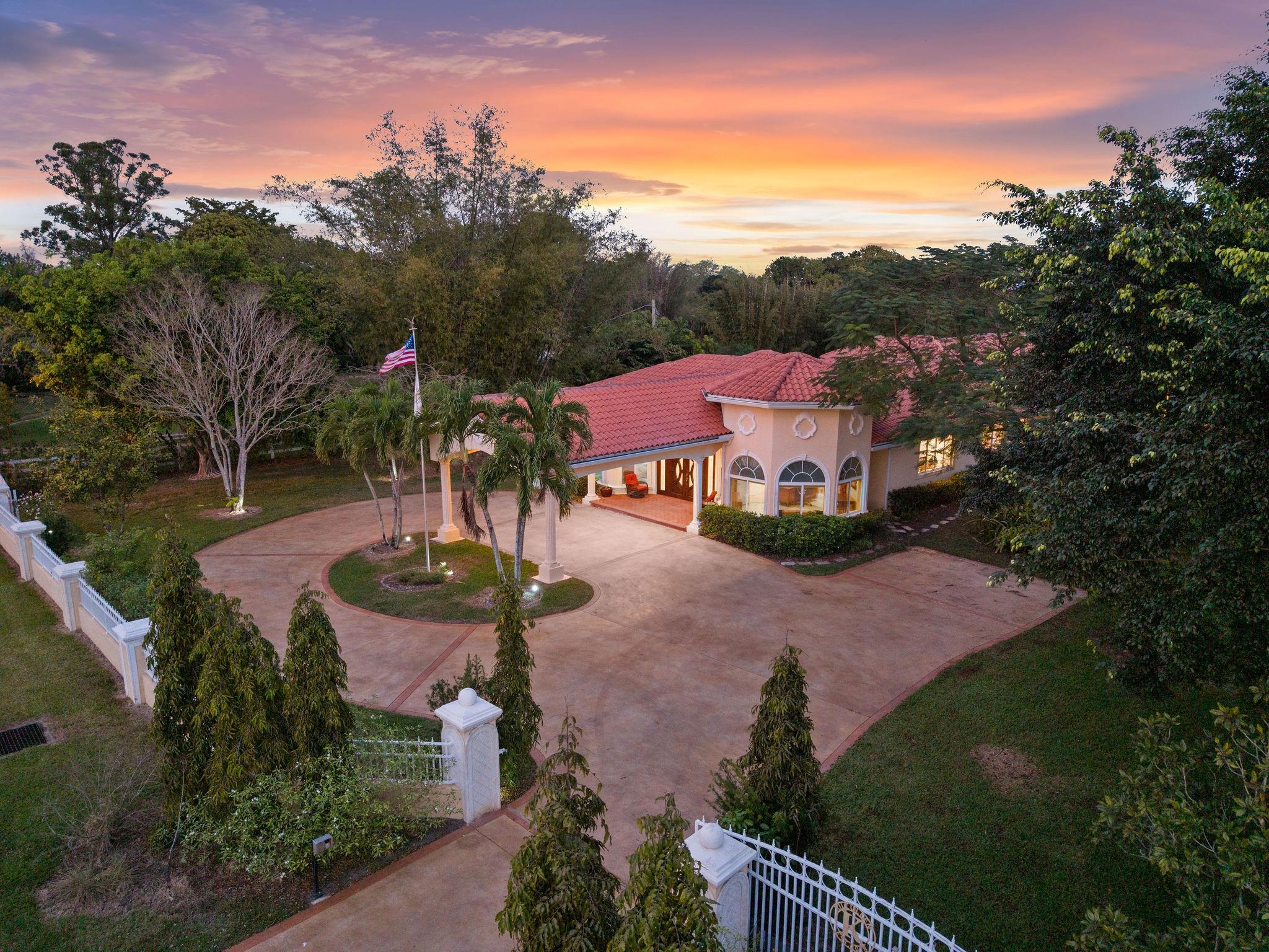 SUNSHINE RANCHES - Residential