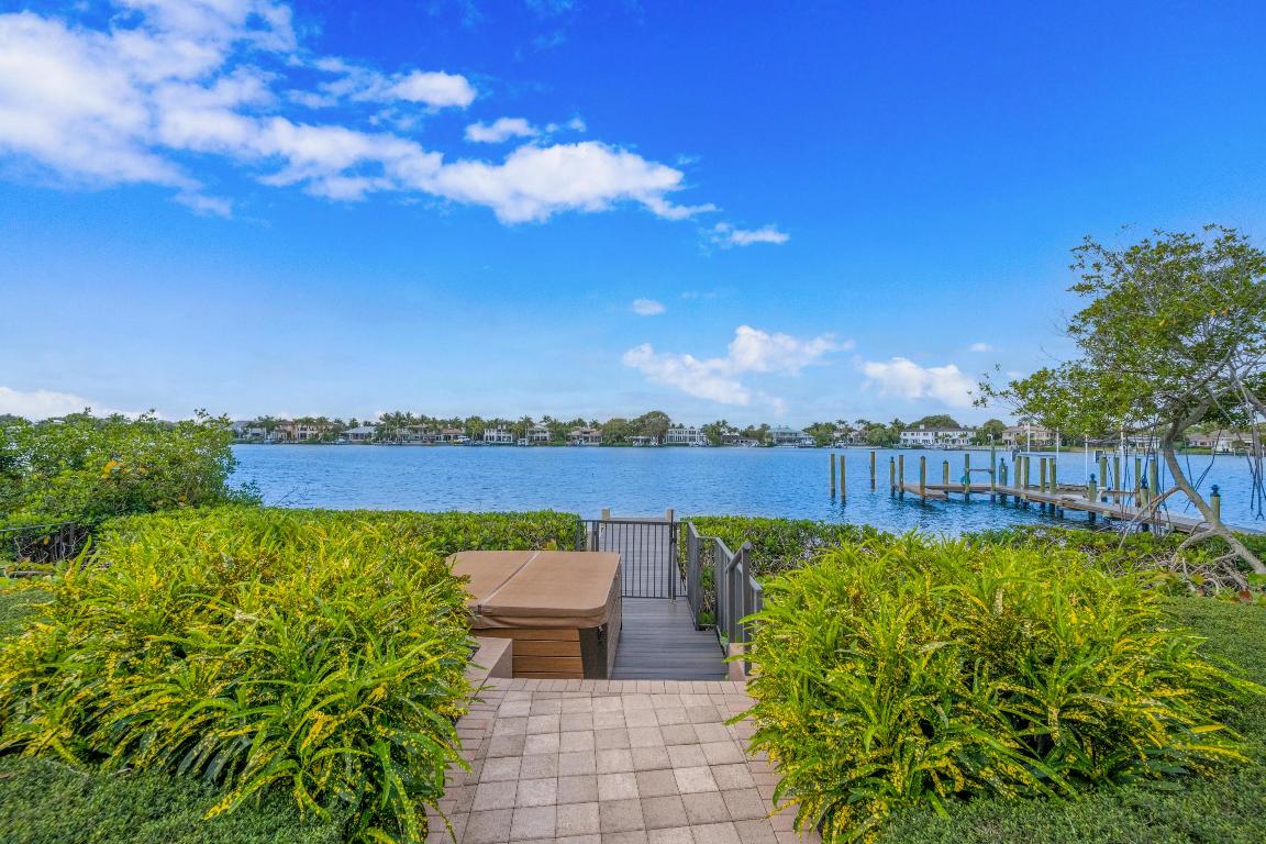RIVERSIDE ON THE LOXAHATCHEE - Residential