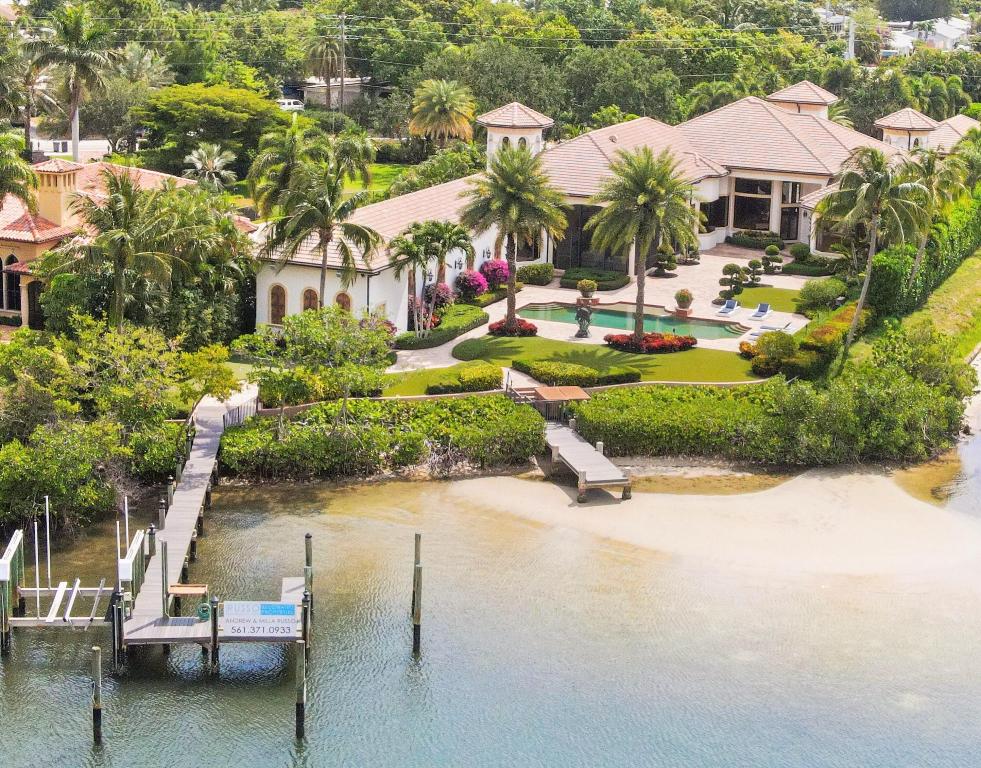 RIVERSIDE ON THE LOXAHATCHEE - Residential