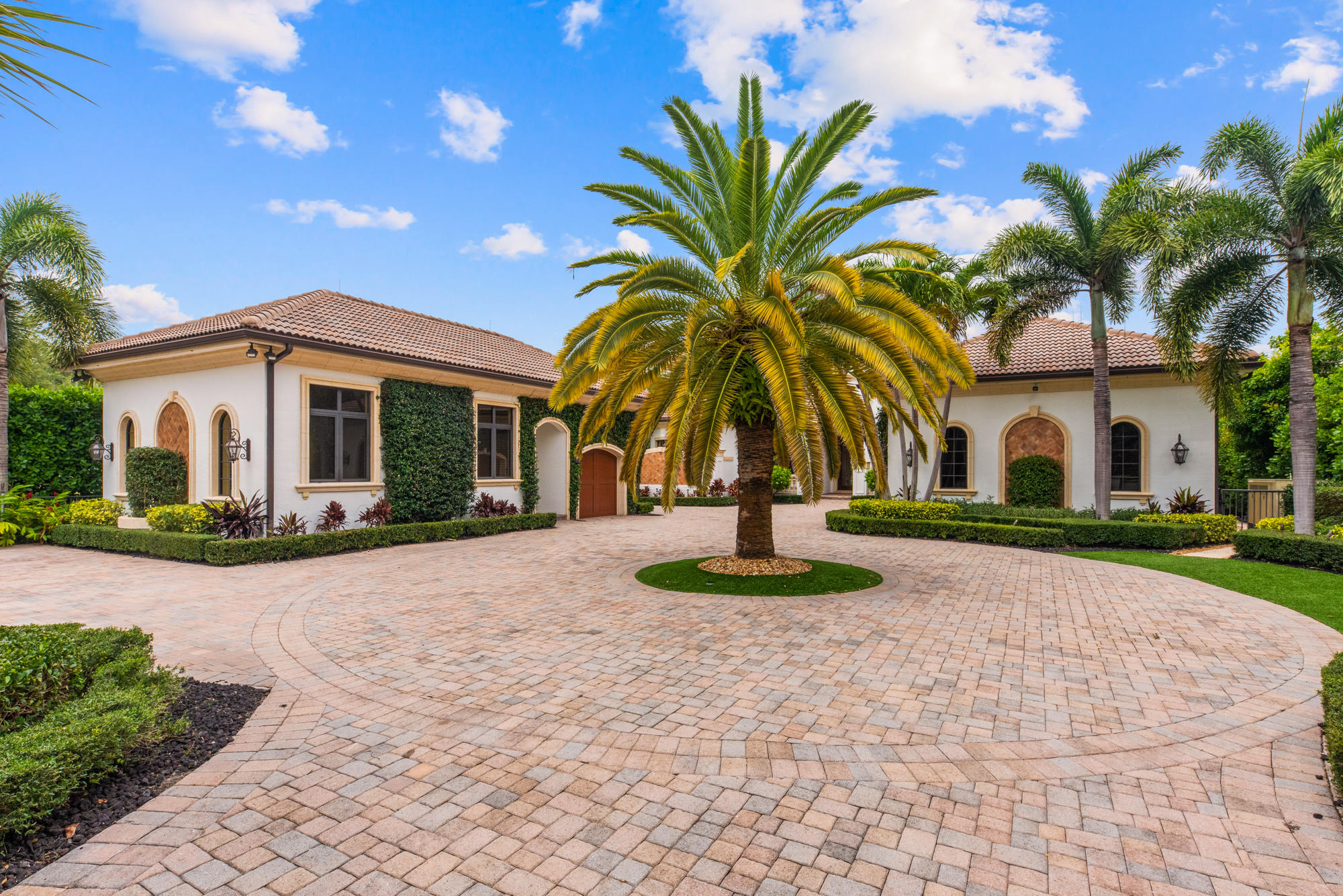 RIVERSIDE ON THE LOXAHATCHEE - Residential