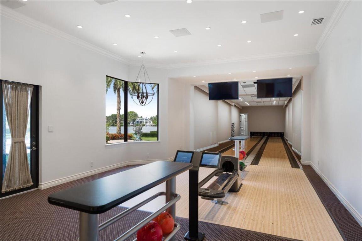 RIVERSIDE ON THE LOXAHATCHEE - Residential