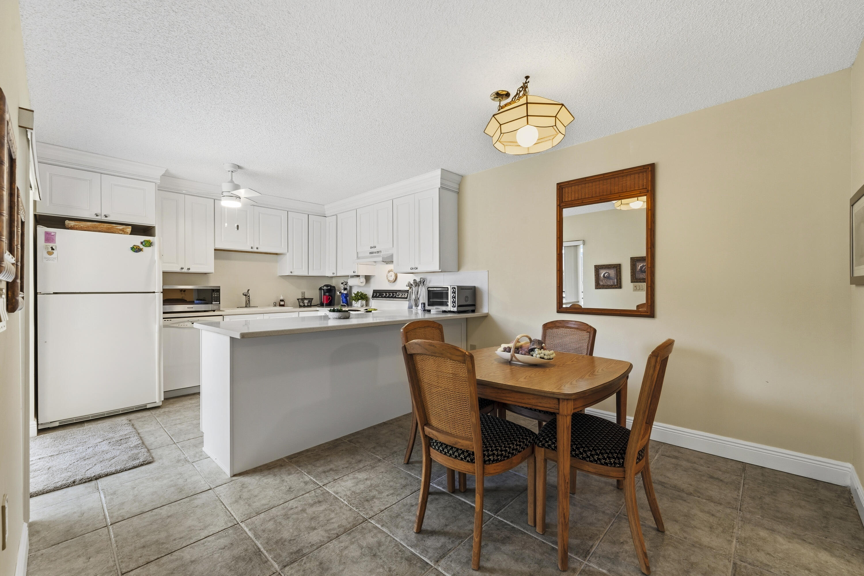 EMERALD LAKES - Residential