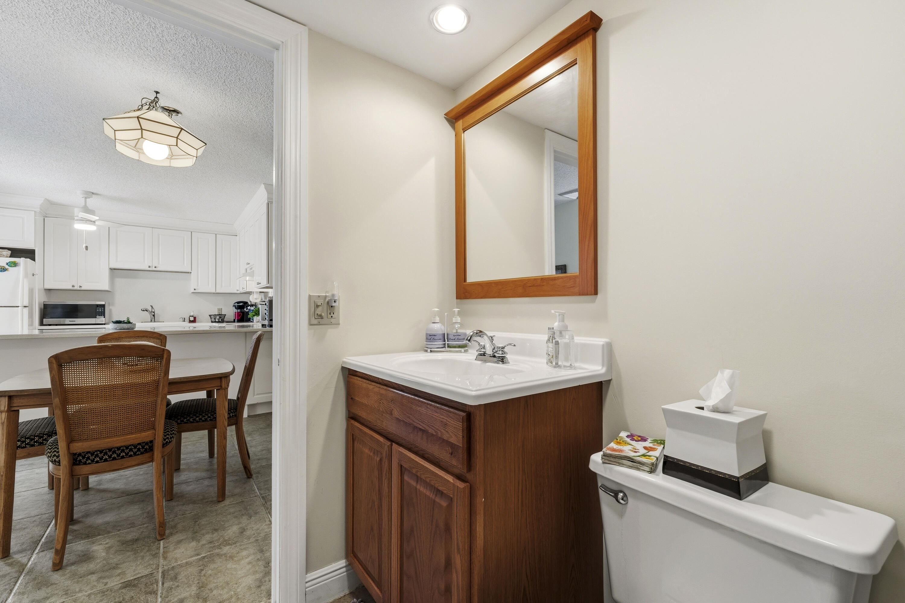 EMERALD LAKES - Residential