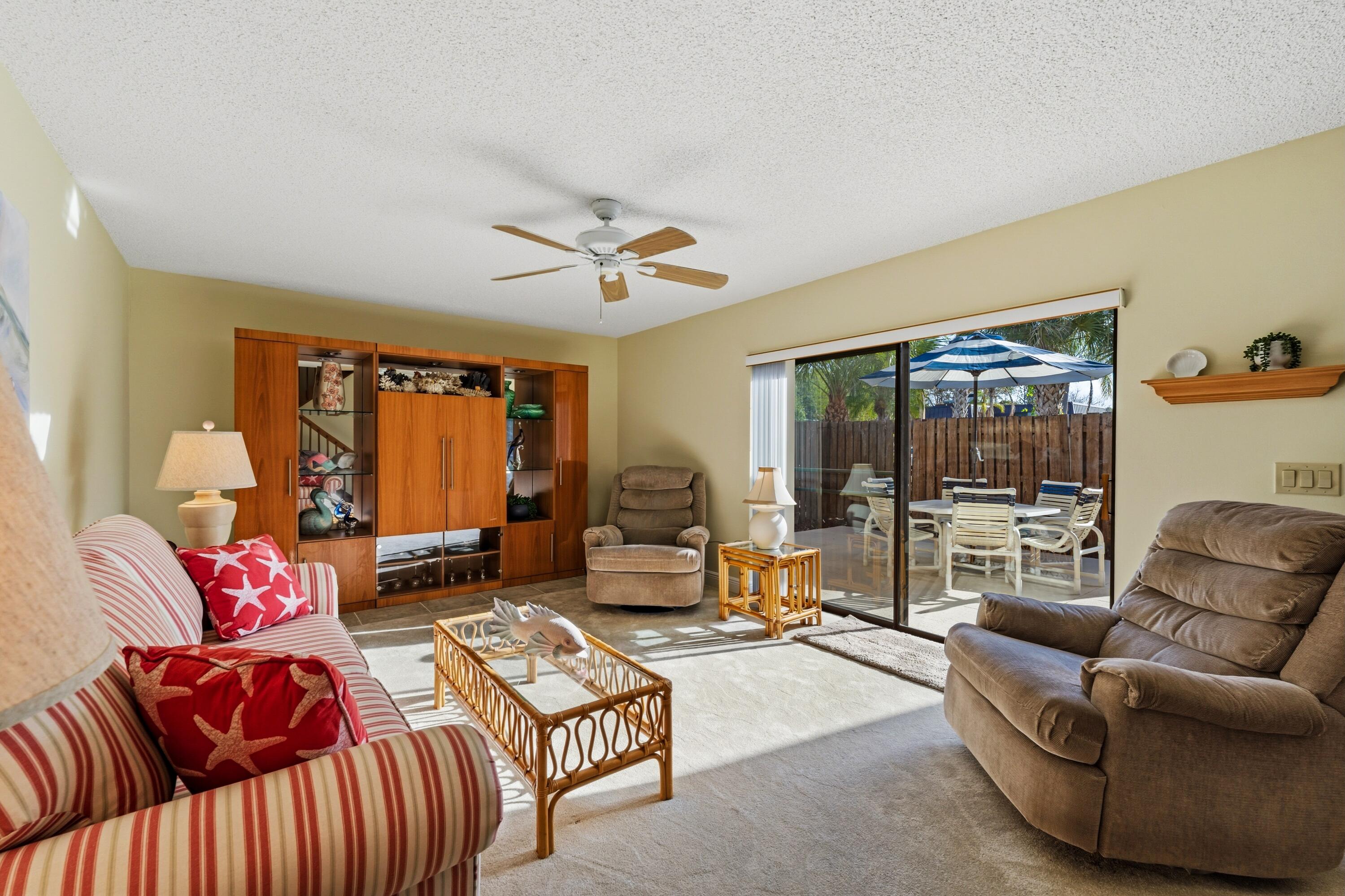 EMERALD LAKES - Residential