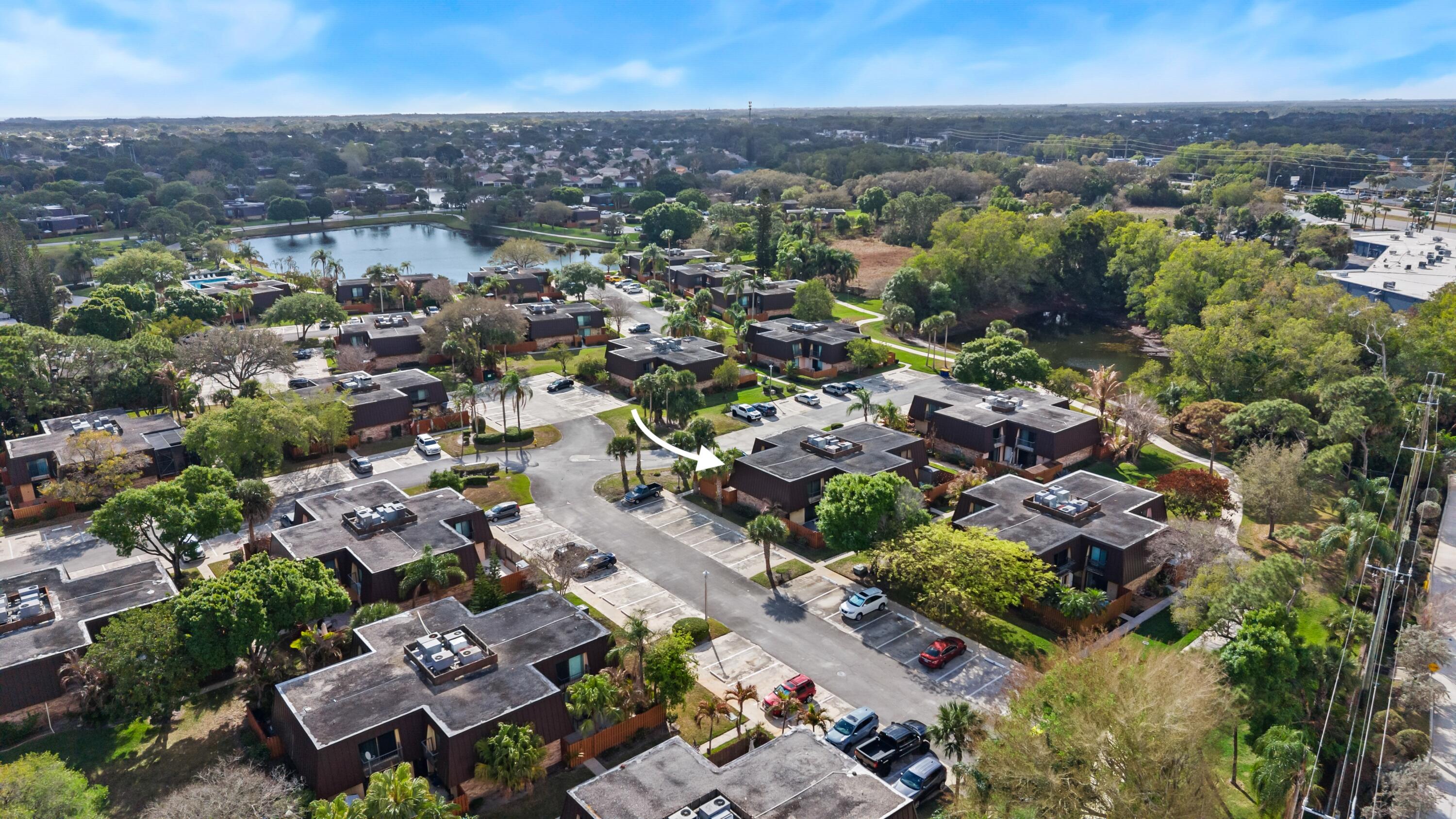 EMERALD LAKES - Residential