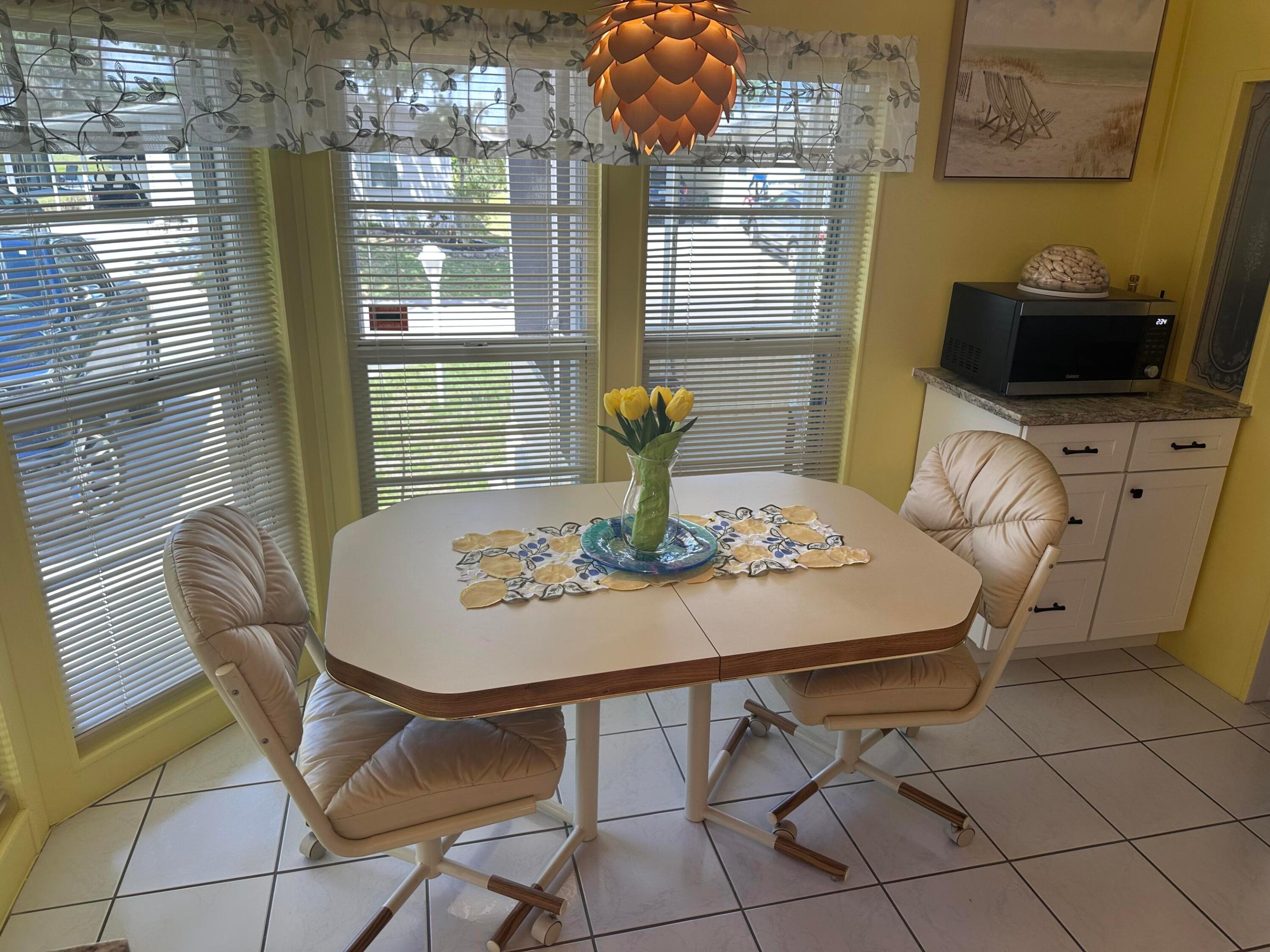 TROPICAL ISLES - Residential