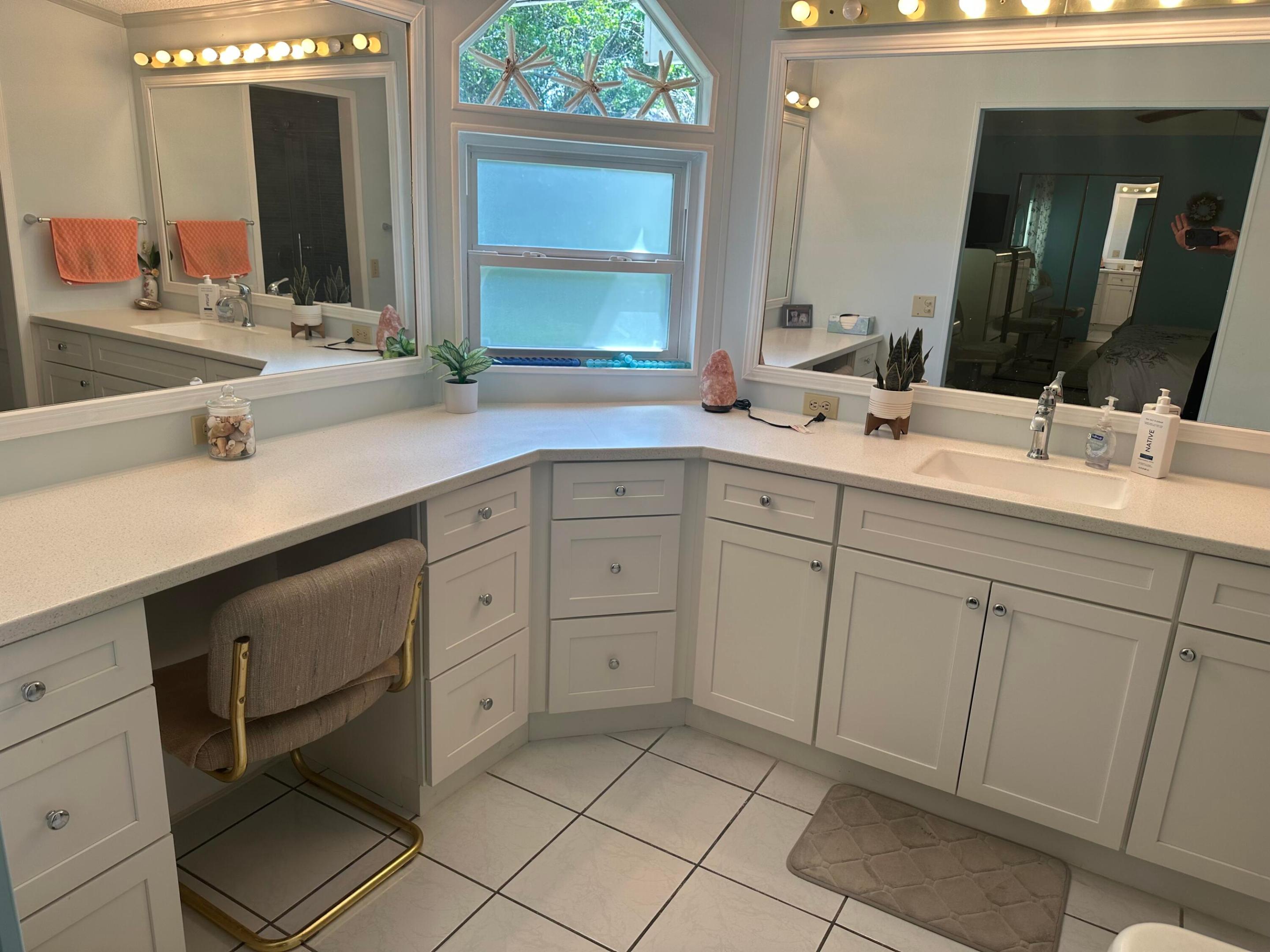 TROPICAL ISLES - Residential