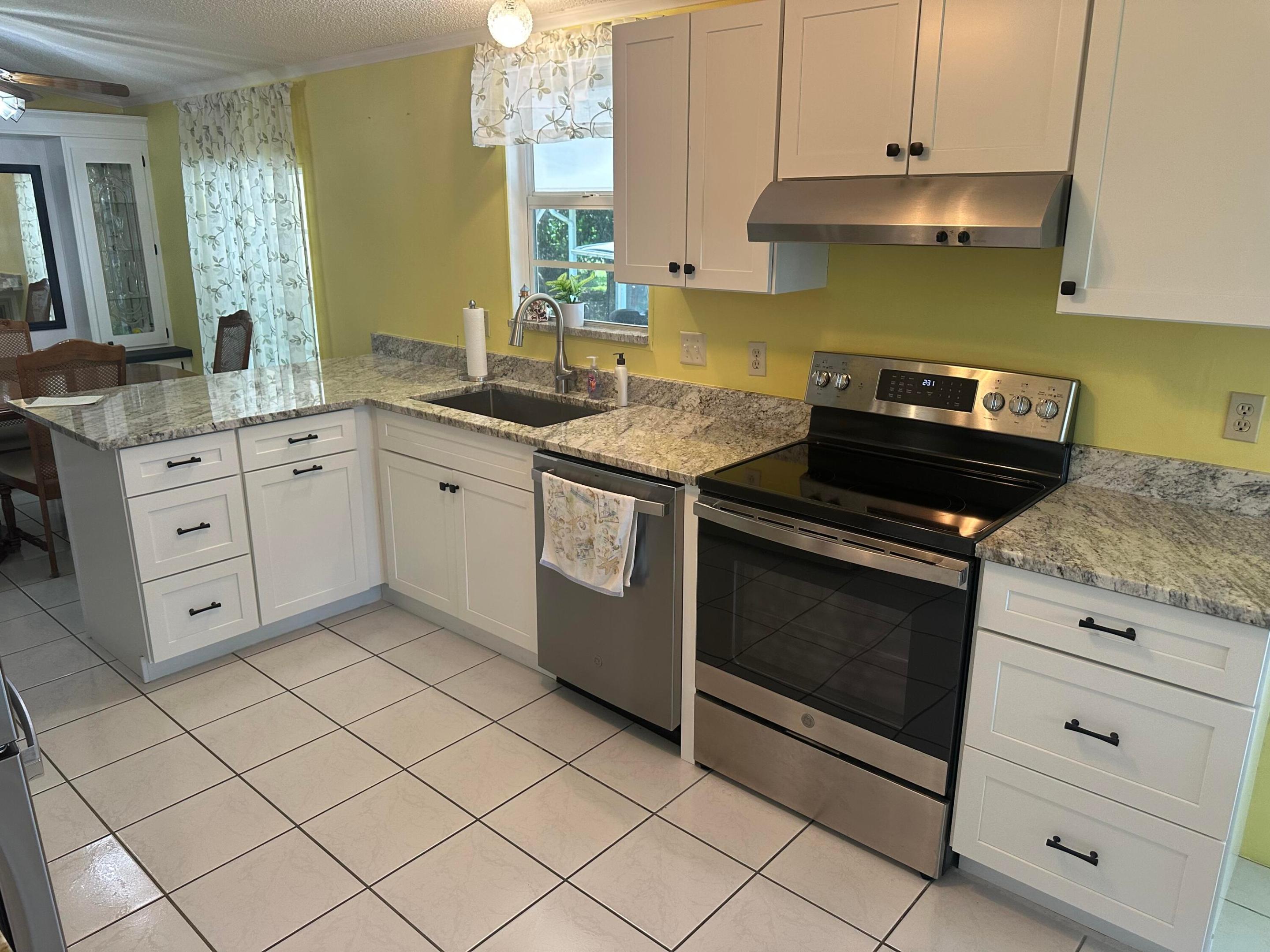 TROPICAL ISLES - Residential