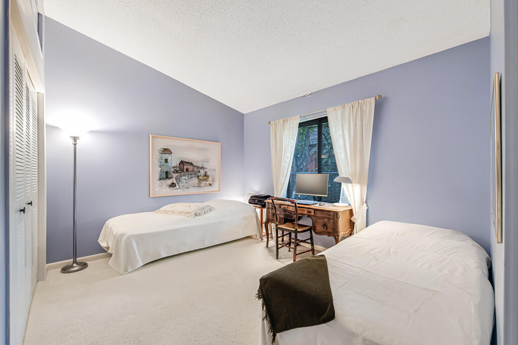 REDDING MANOR CONDO - Residential