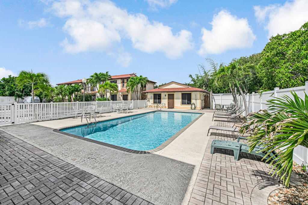 REDDING MANOR CONDO - Residential