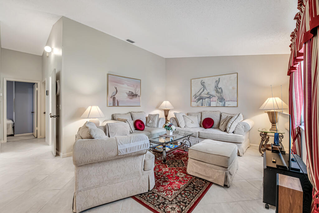 REDDING MANOR CONDO - Residential