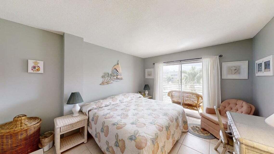 LAKE CLARKE GARDENS CONDO 9 - Residential