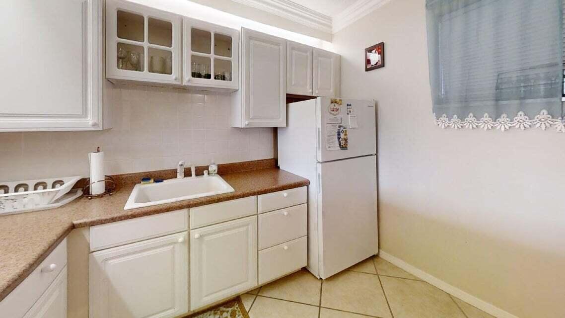 LAKE CLARKE GARDENS CONDO 9 - Residential