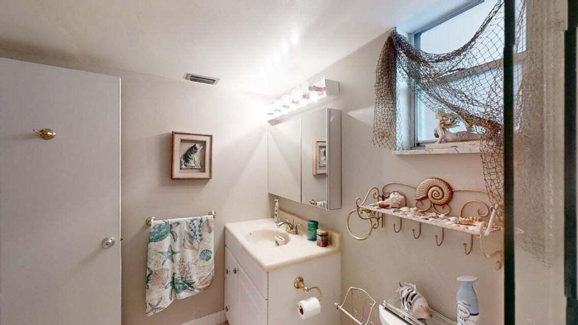 LAKE CLARKE GARDENS CONDO 9 - Residential