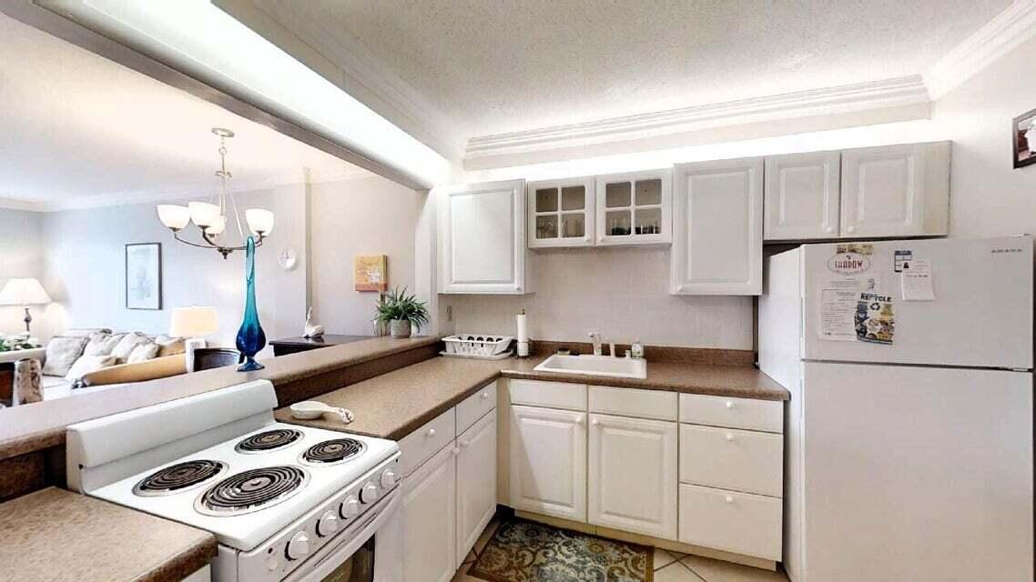 LAKE CLARKE GARDENS CONDO 9 - Residential