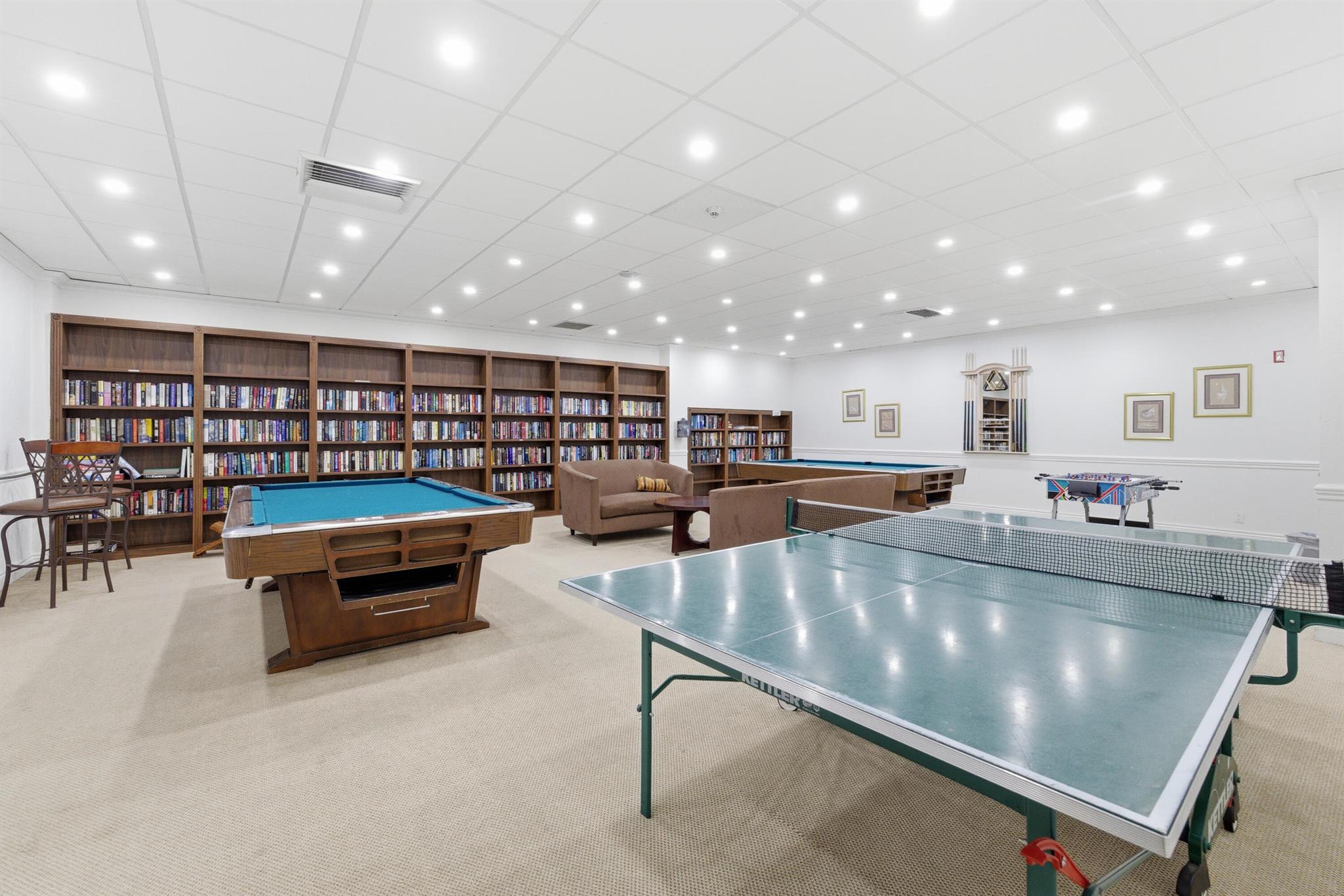 BOCA TOWERS CONDO PORTION - Residential Lease