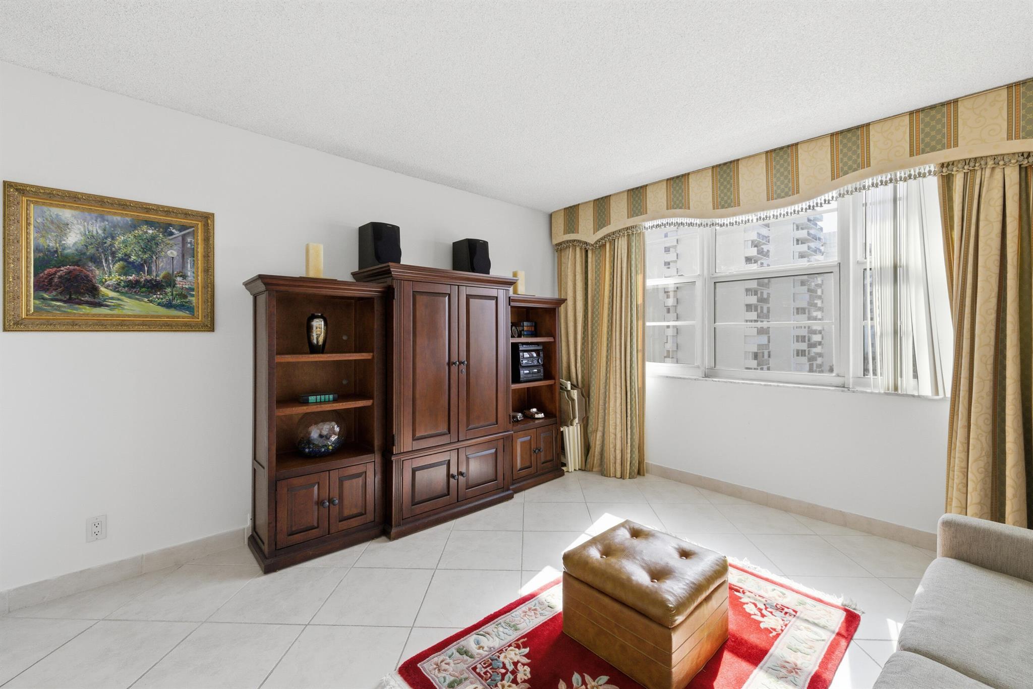 BOCA TOWERS CONDO PORTION - Residential Lease
