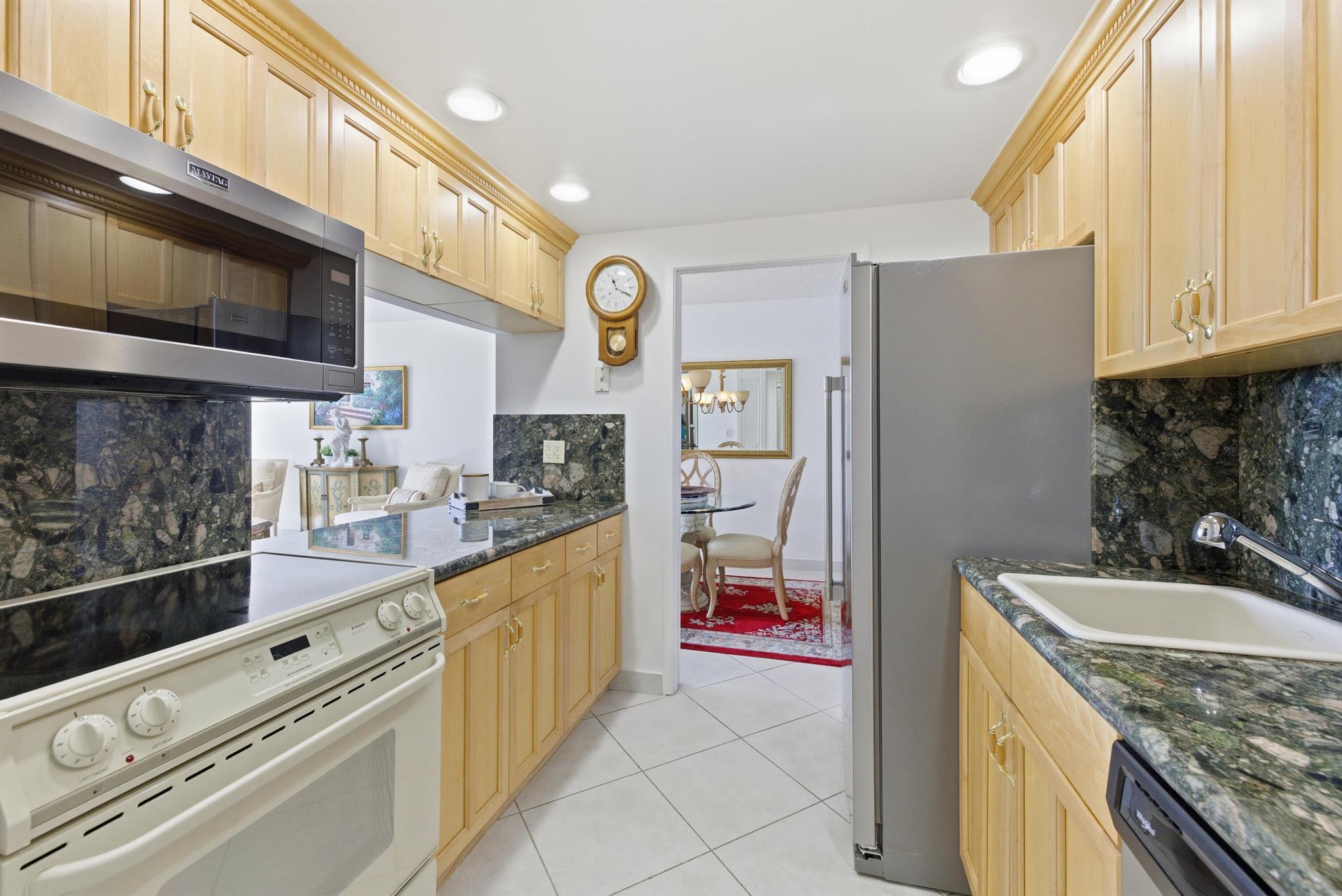 BOCA TOWERS CONDO PORTION - Residential Lease