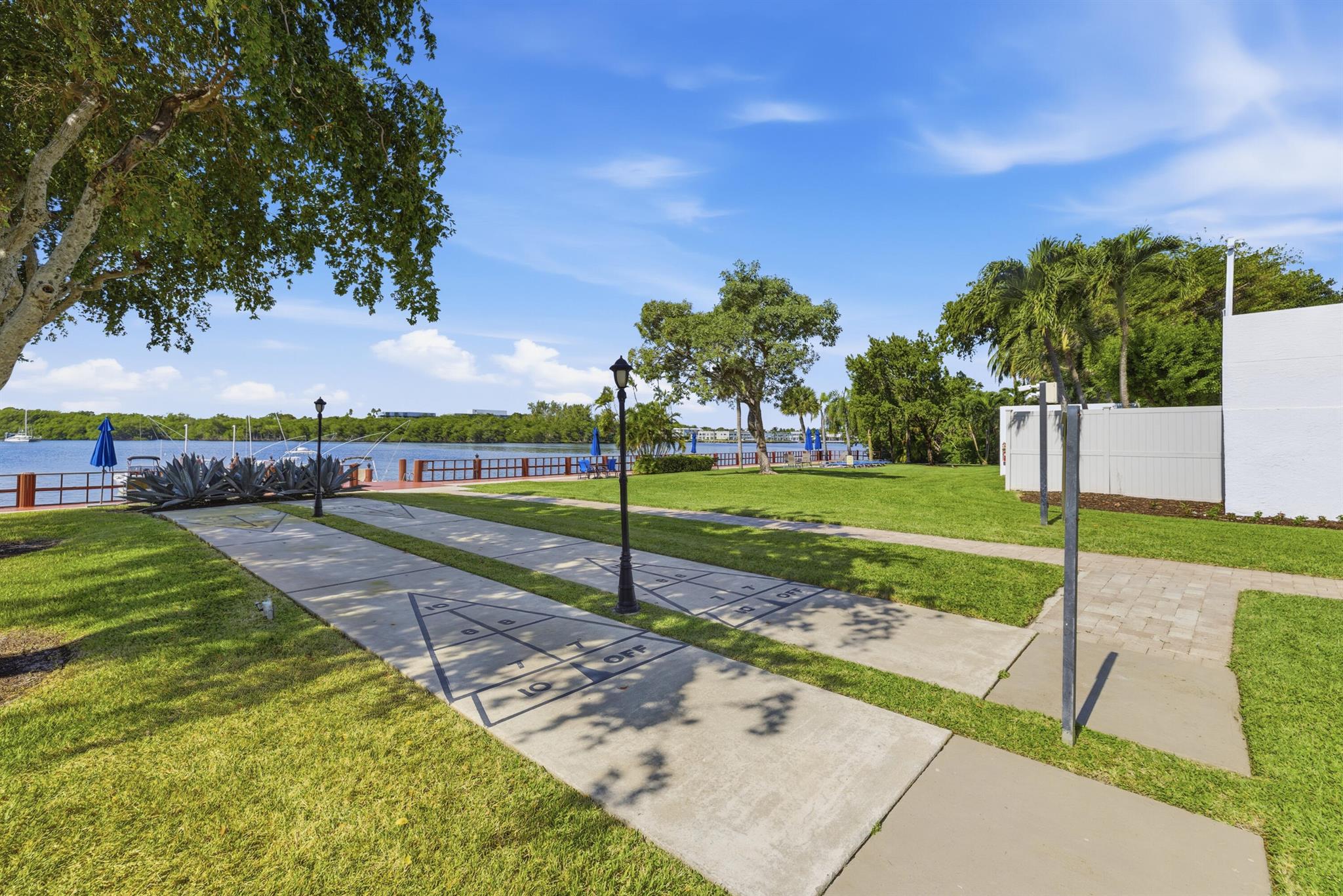 BOCA TOWERS CONDO PORTION - Residential Lease