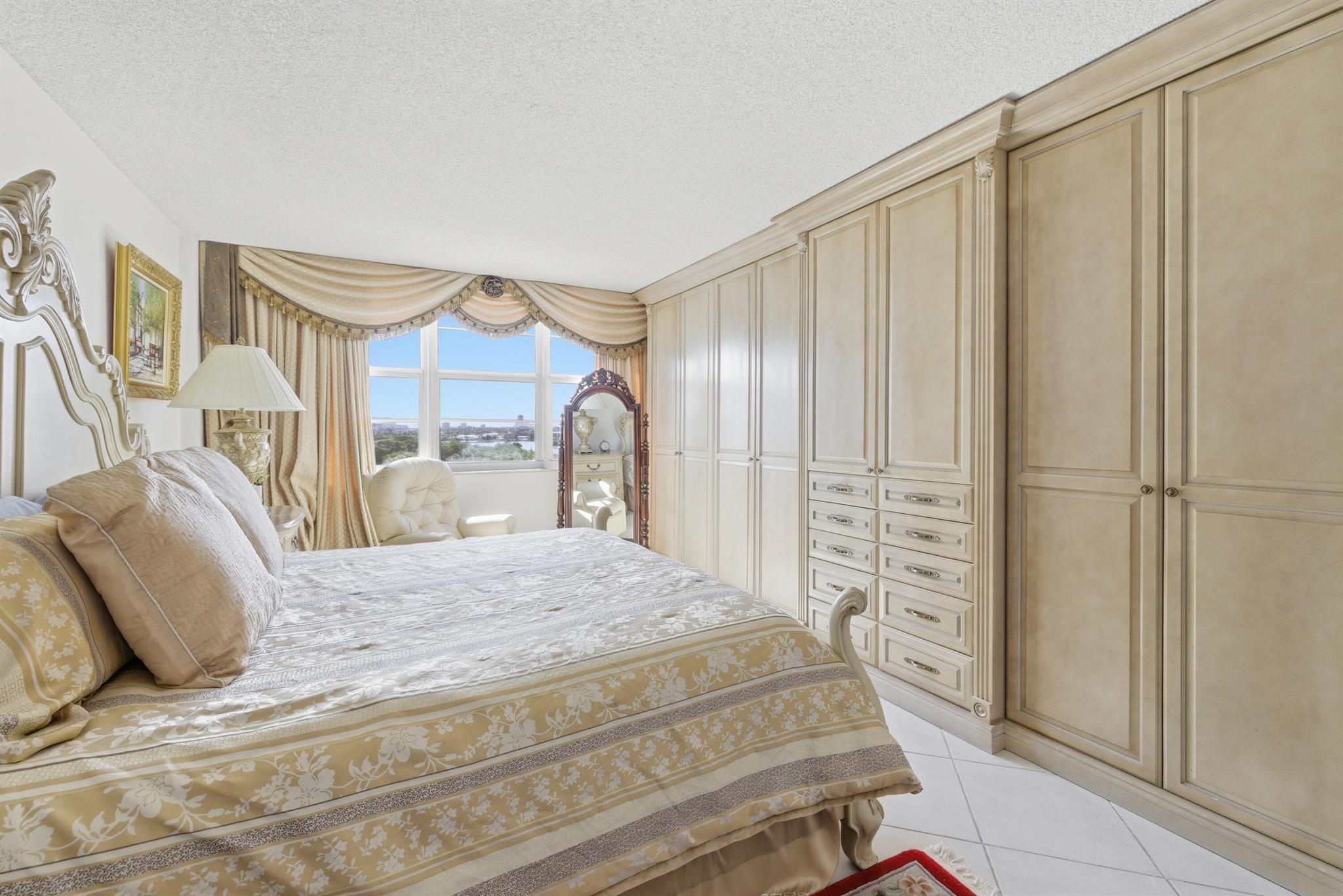 BOCA TOWERS CONDO PORTION - Residential Lease