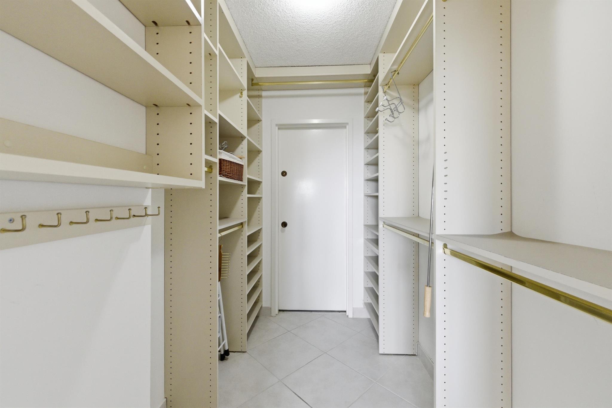 BOCA TOWERS CONDO PORTION - Residential Lease