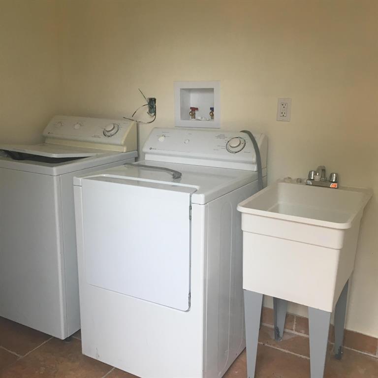 BOULEVARD ESTATES - Residential Lease