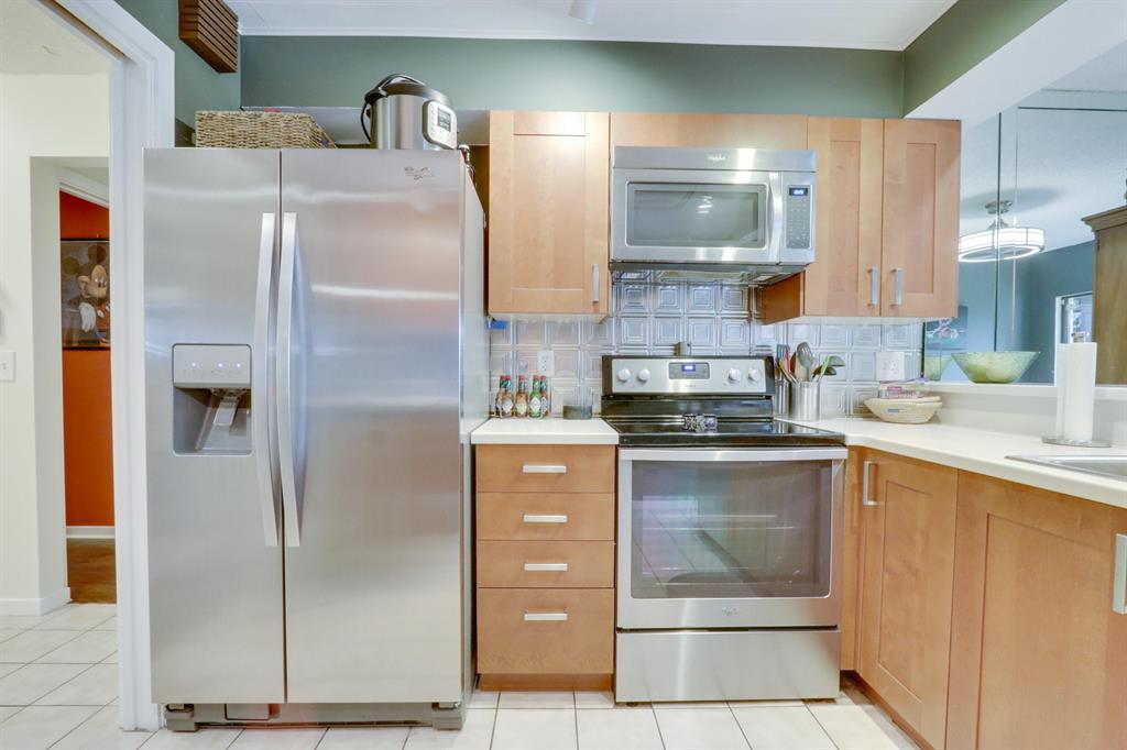 TIBURON I PH II - Residential