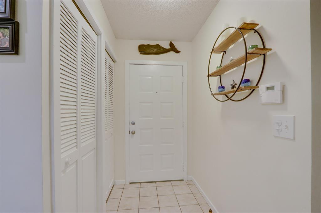 TIBURON I PH II - Residential