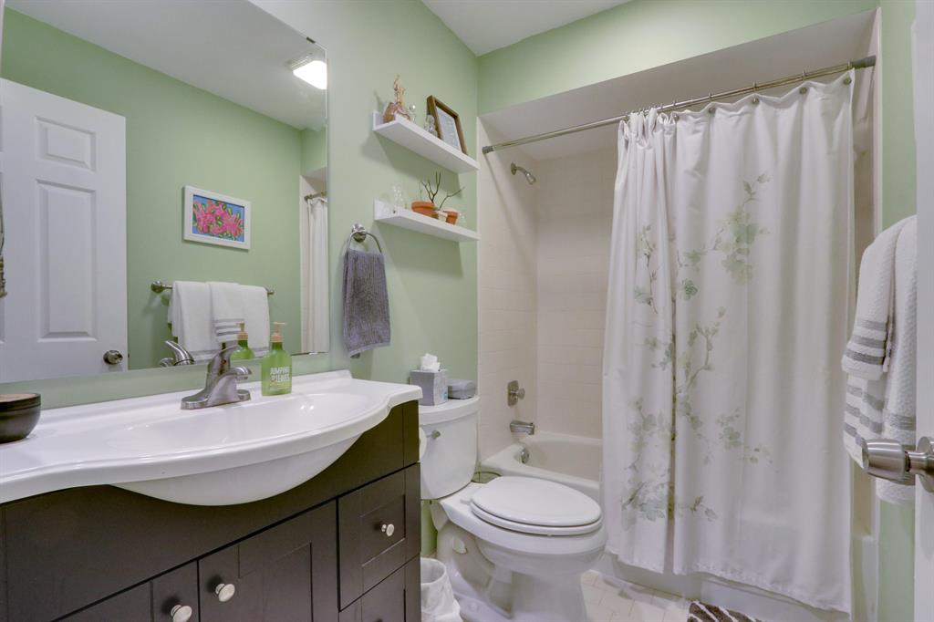 TIBURON I PH II - Residential