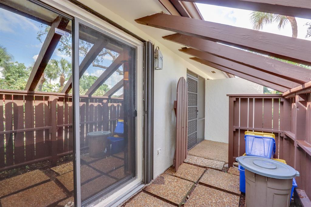 TIBURON I PH II - Residential