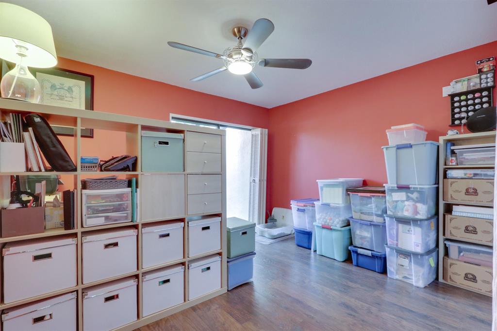 TIBURON I PH II - Residential