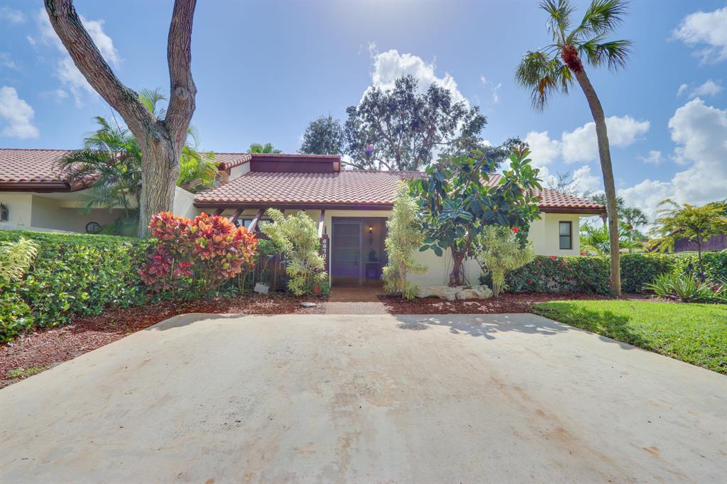 TIBURON I PH II - Residential