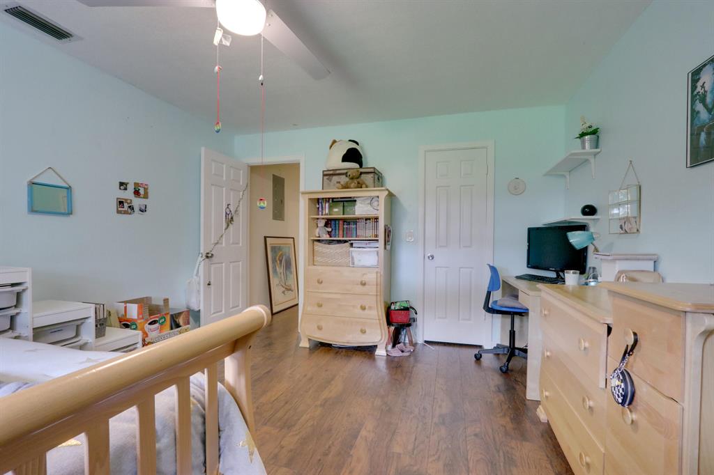 TIBURON I PH II - Residential