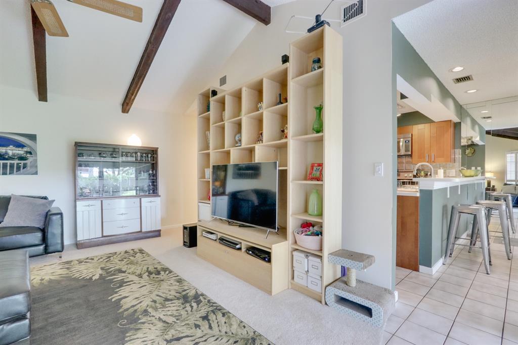 TIBURON I PH II - Residential