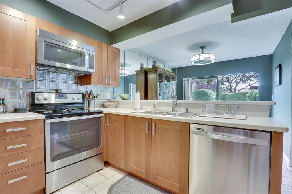 TIBURON I PH II - Residential