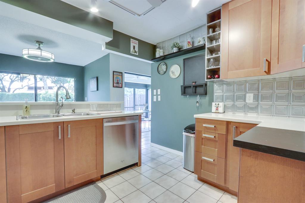 TIBURON I PH II - Residential