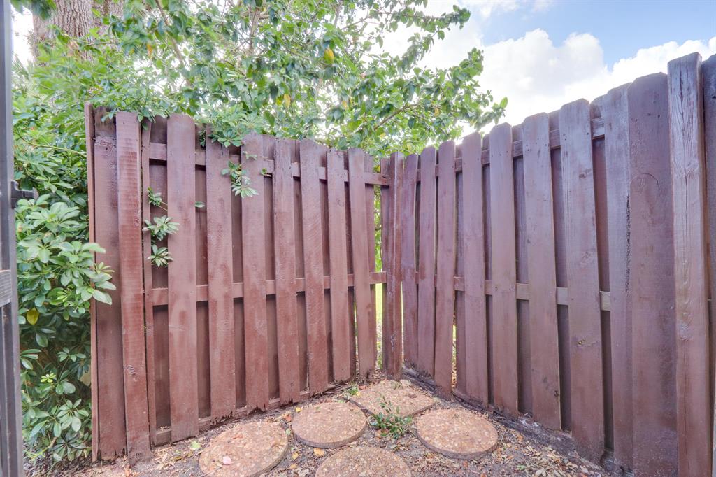 TIBURON I PH II - Residential