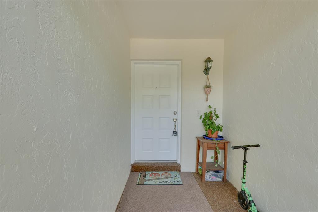 TIBURON I PH II - Residential