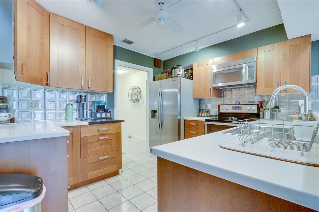 TIBURON I PH II - Residential