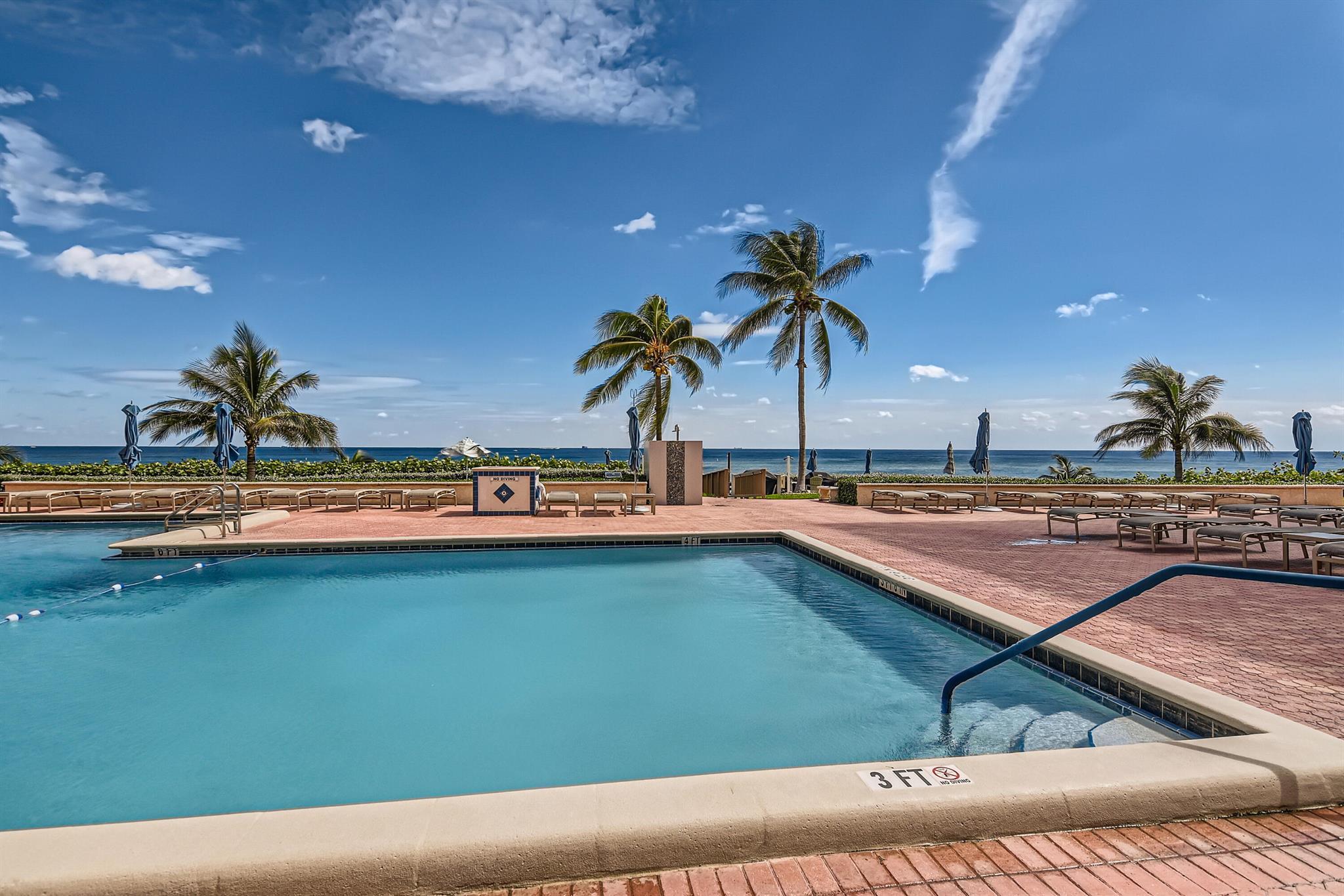 1147 Hillsboro Mile 504