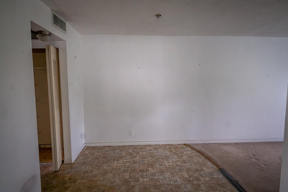 117 Kingswood F 117