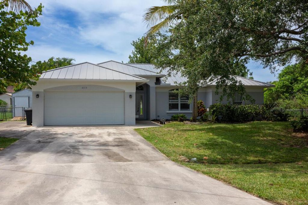Photo of 6315 NW Hala Court, Port Saint Lucie, FL 34983 (MLS # R10998606)