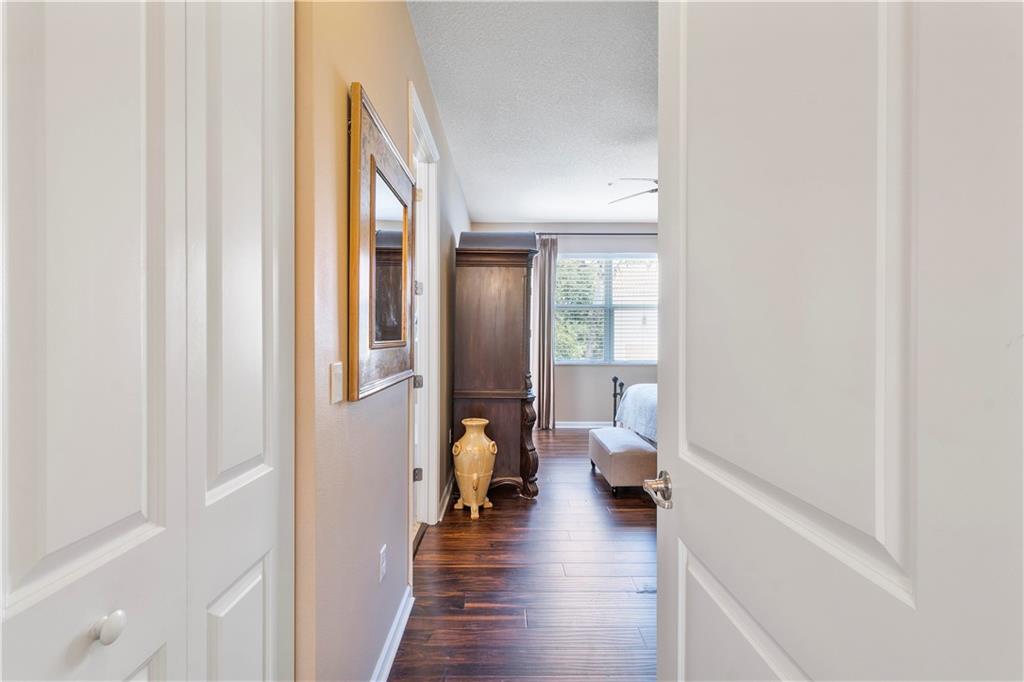 BLUE LAKE TOWNHOMES - Residential